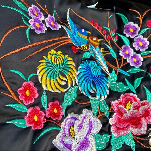 True Religion NWT Black Satin Embroidered Flower Bomber Jacket Size Small - Picture 7 of 9